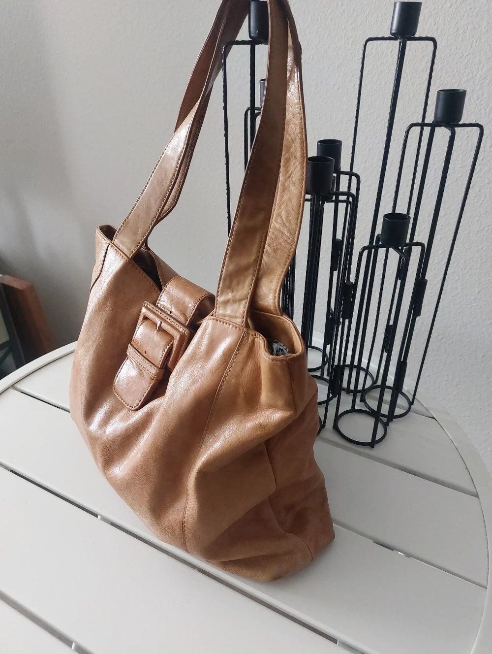 "Hobo The Original " Classic Tan Leather Shoulder Bag with Buckle Detail - Picture 2 of 10